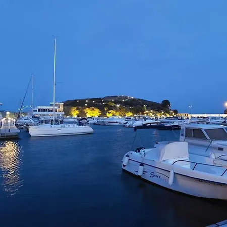 Apartment Maritime Promenade, Facing The Port *